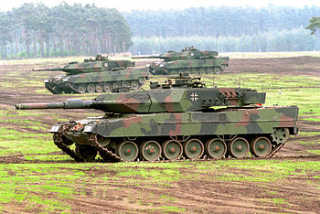 Deutsch: Kampfpanzer Leopard 2A5 bei einer Leh... Deutsch: Kampfpanzer Leopard 2A5 bei einer Leh...